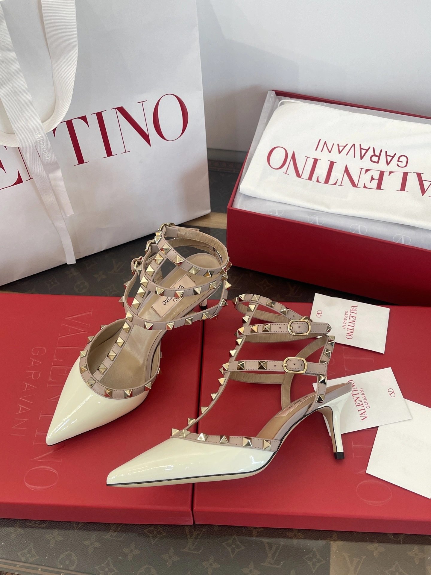 COCO-- V1859ti9o UW2S0375VNWL62 Heel height ： 6.5cm item:E-X230F1256